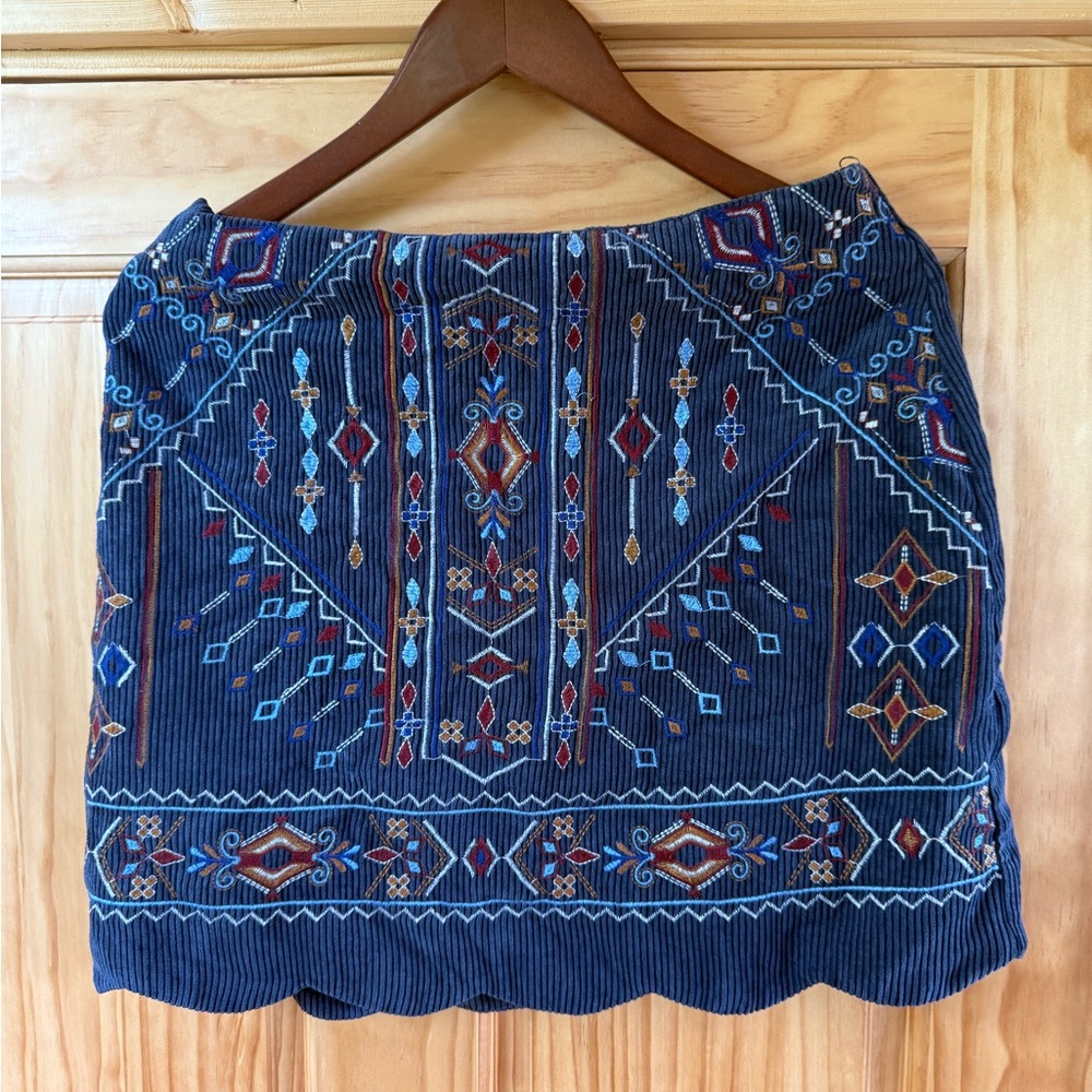 Francesca's Collections Multicolor Embroidered Mini Skirt